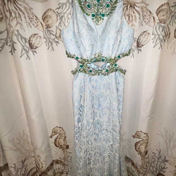 Tiffany Ivory Dress - Picture 4 of 7